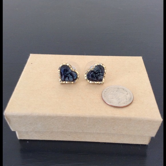 Lace heart earrings