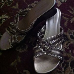 NWOT💋Champagne Sandals💋