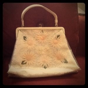 Vintage 60's Daisy Clasp Handbag