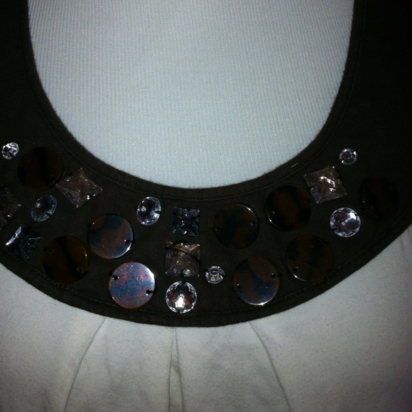 JEWELED BROWN AND WHITE SLEEVELESS TOP - Picture 3 of 4