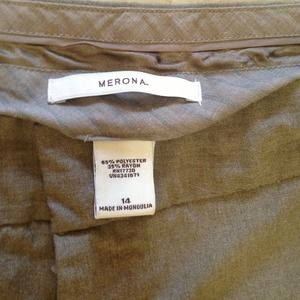 Sz 14 Khaki Capris