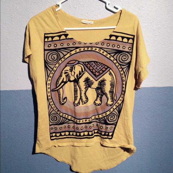UO top 🐘 - Picture 1 of 1