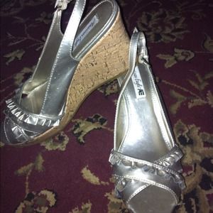 American Eagle NWOT! 💋Pewter Wedges💋