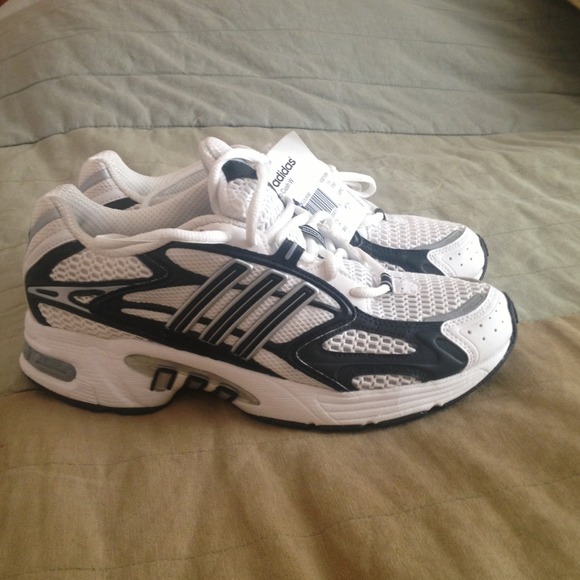 Brand New Never Worn ADDIDAS Running Shoes👟🏃