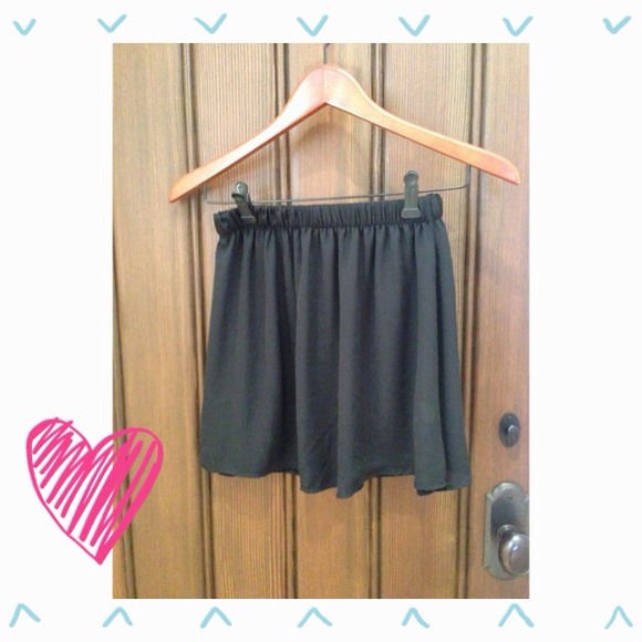 RESERVED❗ Brandy Melville black skirt 💕