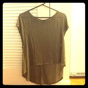 Brandy Melville Hi-lo hem T-shirt