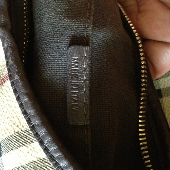Classic Burberry hobo bag!!! - Picture 2 of 4