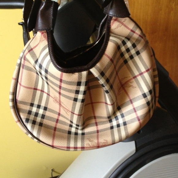 Classic Burberry hobo bag!!! - Picture 4 of 4