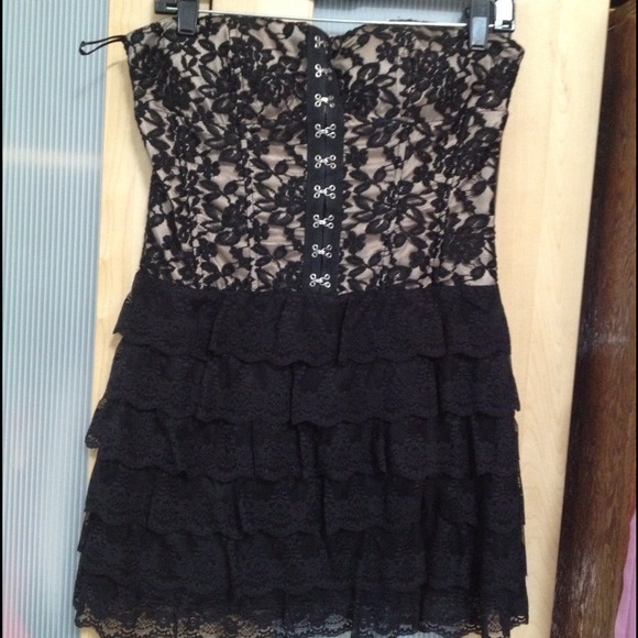 S O L D - Picture 4 of 4