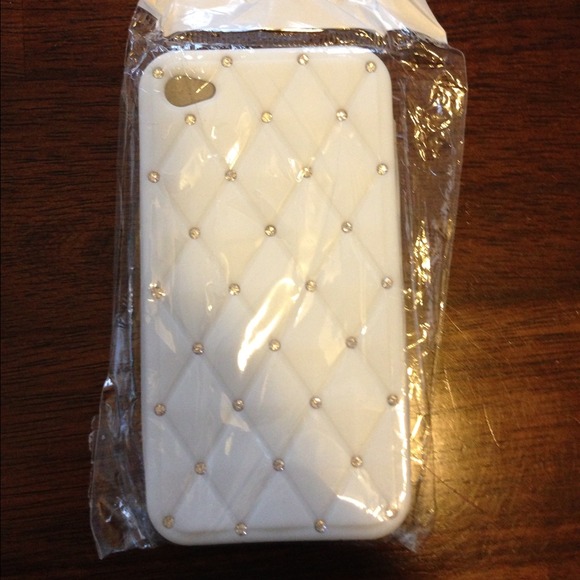 White gel  iPhone 4/4S case with rhinestones!📱