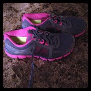 Nike dual fusion st2
