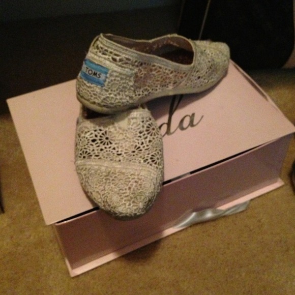 Crochet toms size 7.5