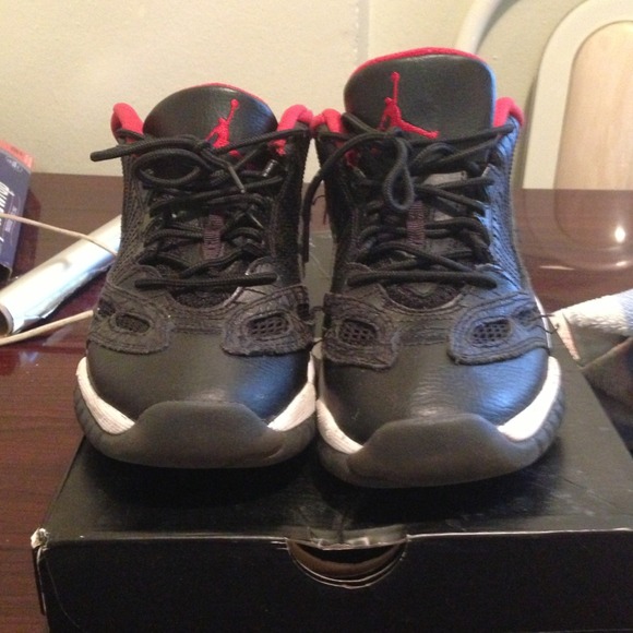 Jordan 11s lows