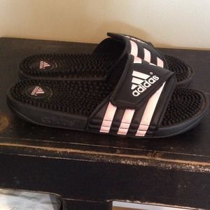Adidas slipper slides