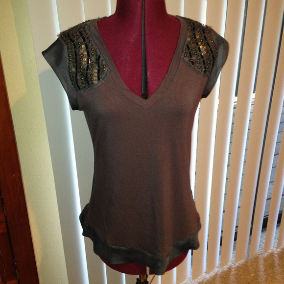 Embellished shoulder flutter sleeve tee