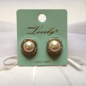 Faux Pearl Earrings Circled with Rhinestones
