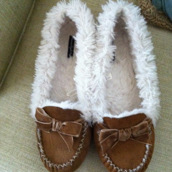 American Eagle Outfitters Shoes - American eagle moccasins size 9