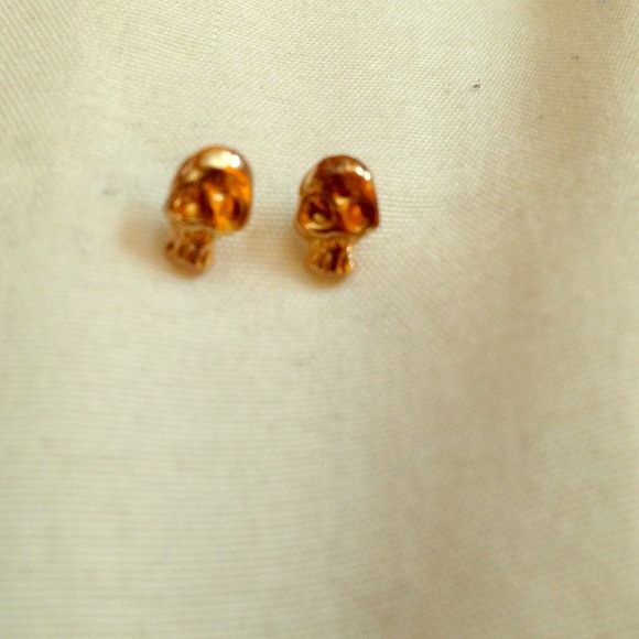 Cute Gold Skull Stud Earrings 💀💕💕