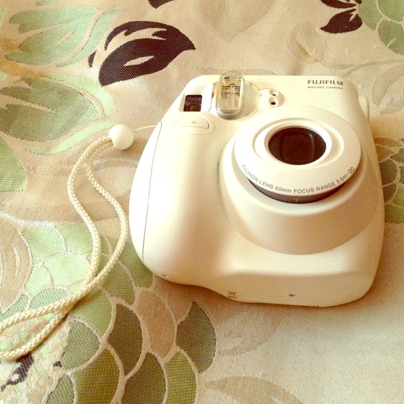 Fujifilm Instax Mini 7S Instant Camera 💕