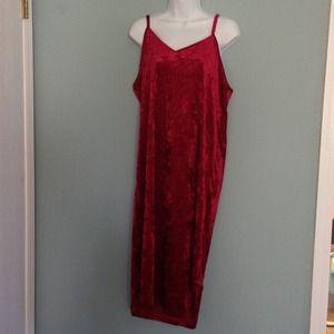 Crushed velvet sleeping gown and robe.