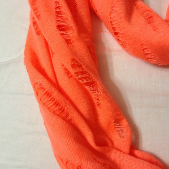 Sold in bundle to @j_kaur93 - Picture 3 of 3