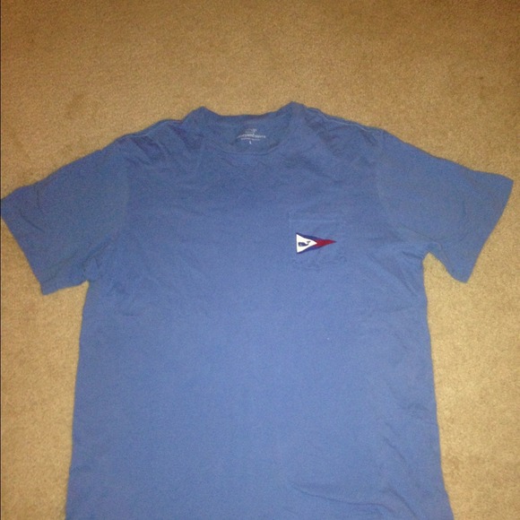 Vineyard vines t shirt!