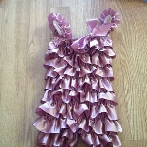 🚫sold🚫Small Ruffle Romper- Mauve