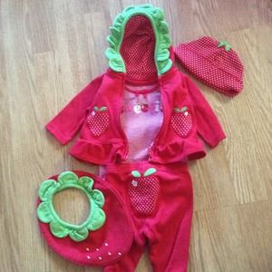 Gymboree strawberry newborn set
