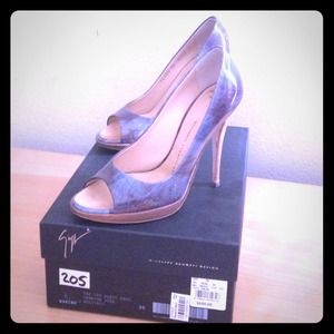 Guiseppe Zanotti-Taz 100 Plato Sand 100% authentic