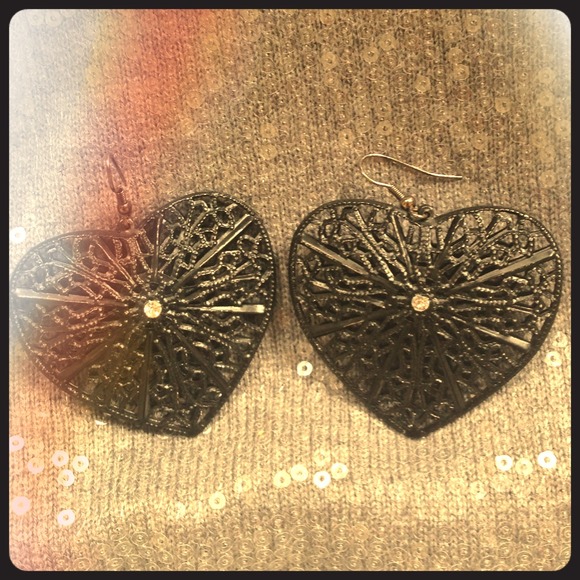 NWT black filigree heart earrings with rhinestones