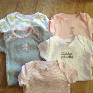 🚫Sold🚫5 piece Carter's 0-3 mo onesie set