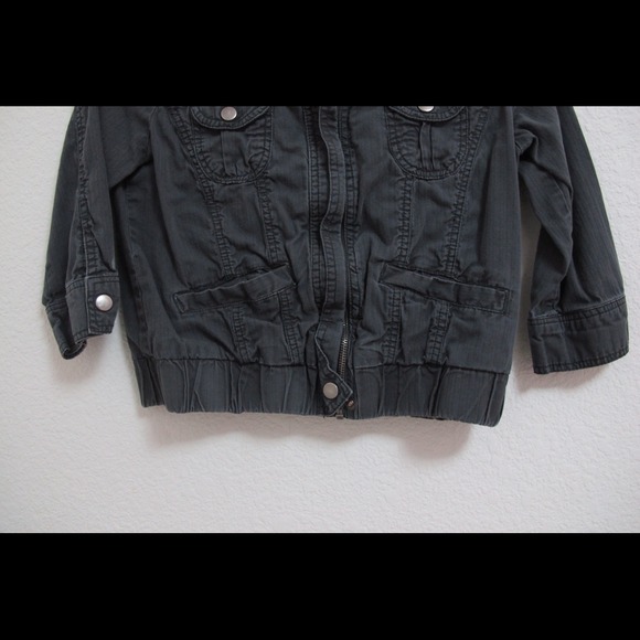 Gray Cropped Utility Jacket - Picture 3 of 3