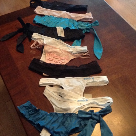 10 Aerie Thongs SZ small