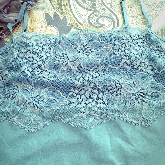 Banana Republic camisole style top/dusty blue - Picture 2 of 4