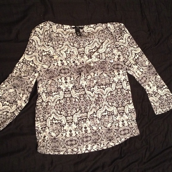 TRADED H&M printed top