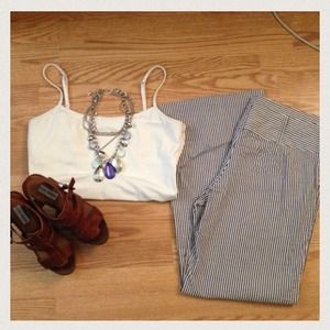 💙Navy and white striped pants 💙