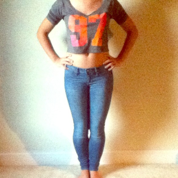 American Eagle crop top