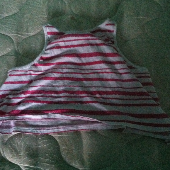 Small crop top - Picture 2 of 2