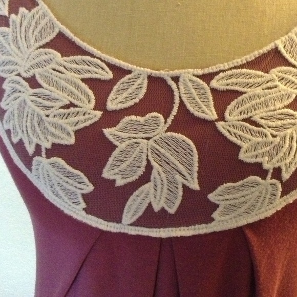 top with embroidered scoop neck! - Picture 2 of 4
