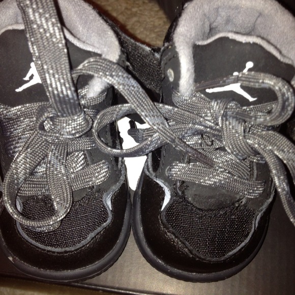 🚨🚨🚨SOLD🚨🚨🚨Jordan flight 45... Worn twice!