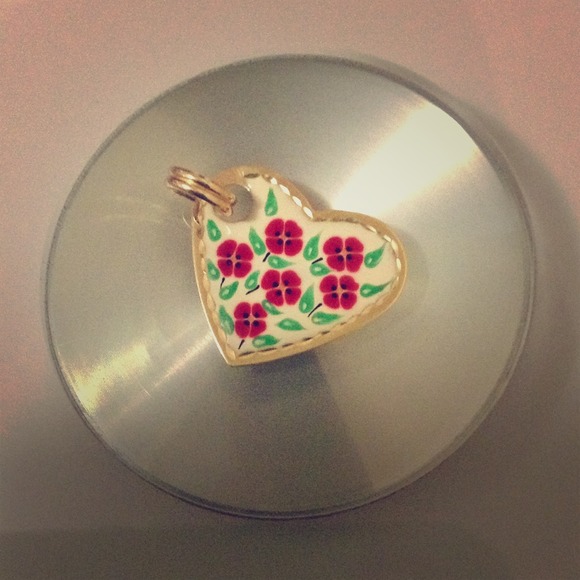 SOLD! 🎉 14kYellow Gold Hand Painted Heart Pendant