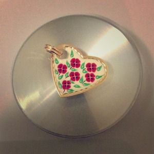 SOLD! 🎉 14kYellow Gold Hand Painted Heart Pendant