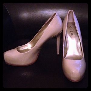 🎉🎉HOST PICK🎉🎉 GUESS Classy Nude Heels