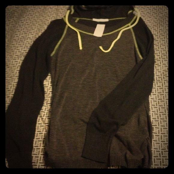Bundle 2 Maurice's sweaters