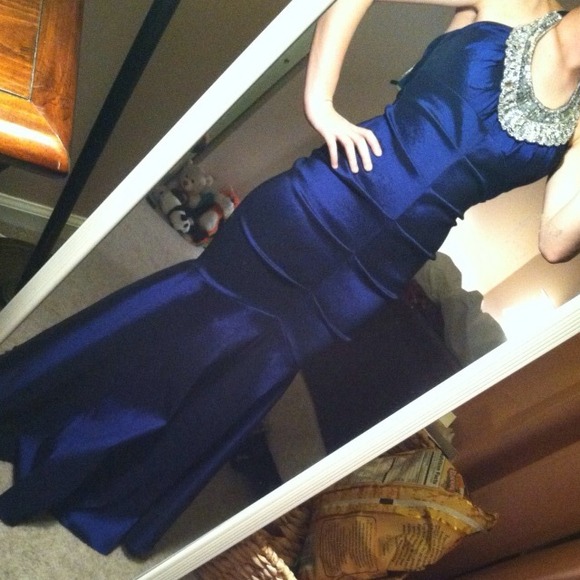 ~PROM DRESS~ beautiful blue mermaid styled dress - Picture 2 of 2