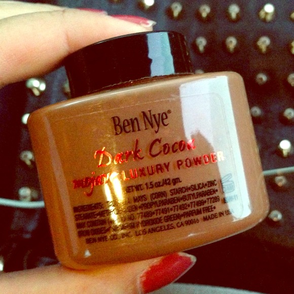 Dark Cocoa Ben Nye Powder