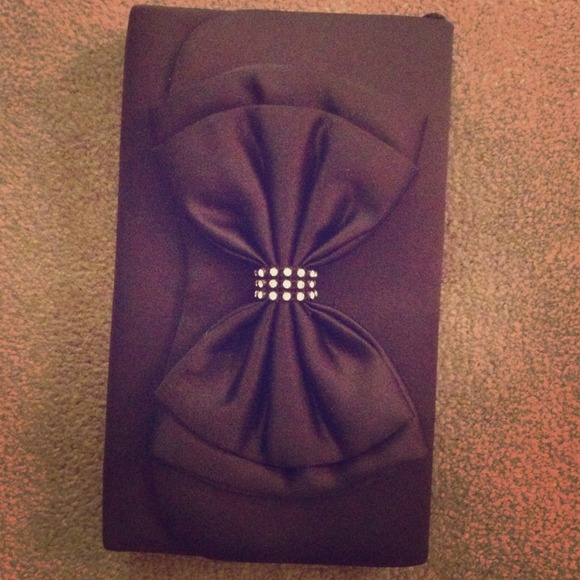 Black clutch purse.