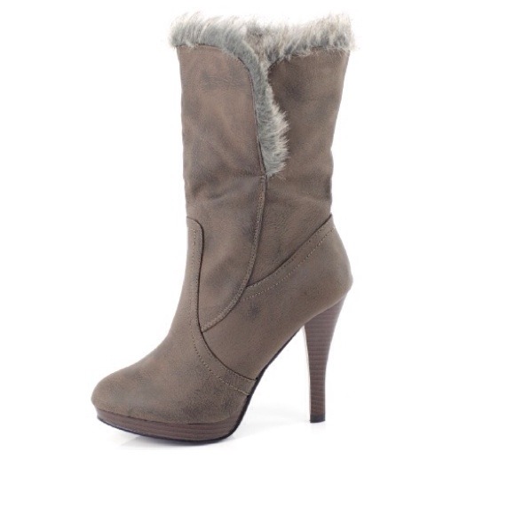 🎀SOLD OUT🎀Gorgeous Mid Calf Boots - Picture 2 of 4