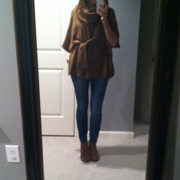 ❗️Sold❗️Cowl neck sweater 50% Off!! - Picture 2 of 4