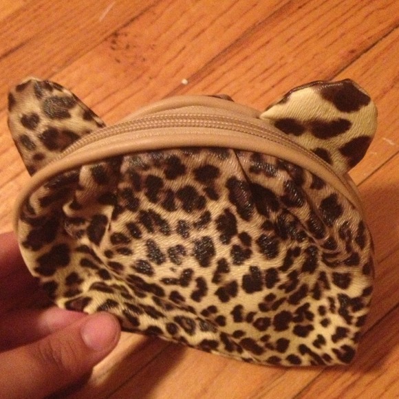 Leopard make up case
